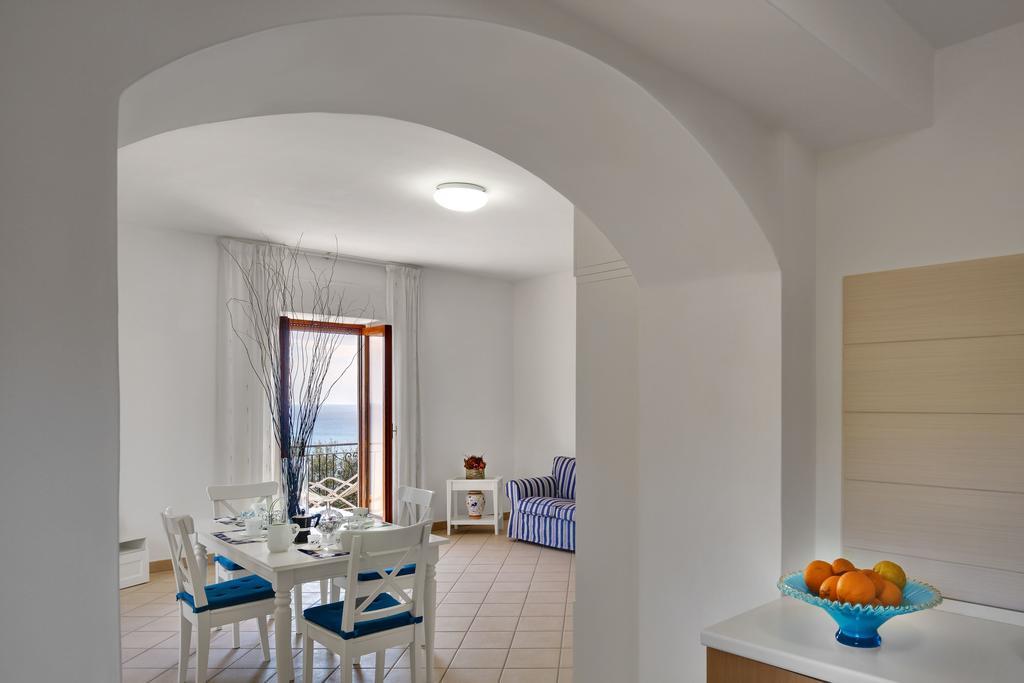 Ferienwohnung Matisse Nerano By Gocce Marina del Cantone Zimmer foto